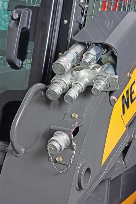 trouble connecting hydraulic hose on new holland skid steer|skidsteer hydraulic quick connect clamp.